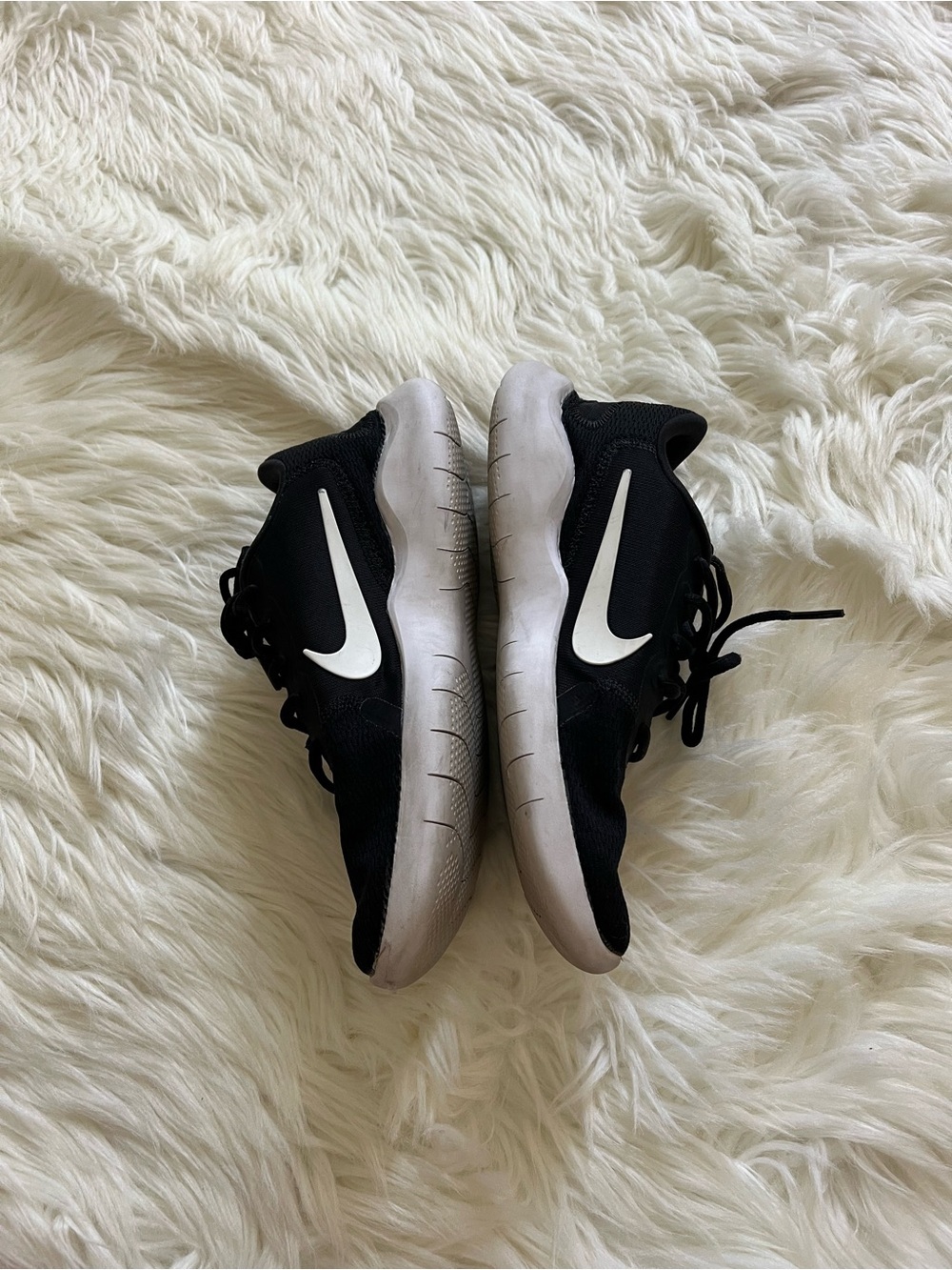 Nike Black & White Womens Shoes Size 8 - Picture 2 of 6